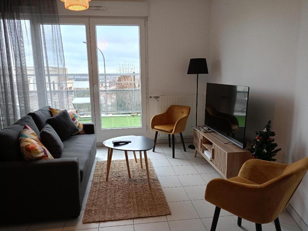 Superbe Appartement ,Proche De Paris, Dans Residence Privee , Ideal Familles, Parking Et Wifi Gratuits! ! ! Вітрі-сюр-Сен Екстер'єр фото