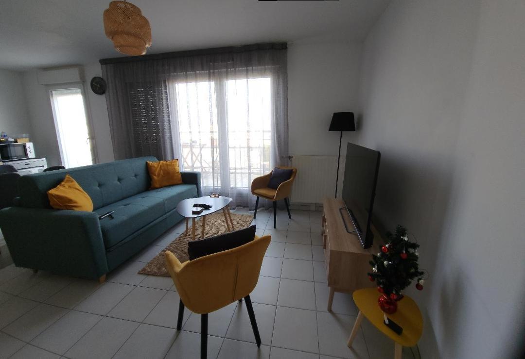 Superbe Appartement ,Proche De Paris, Dans Residence Privee , Ideal Familles, Parking Et Wifi Gratuits! ! ! Вітрі-сюр-Сен Екстер'єр фото